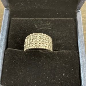 Women’s anniversary band